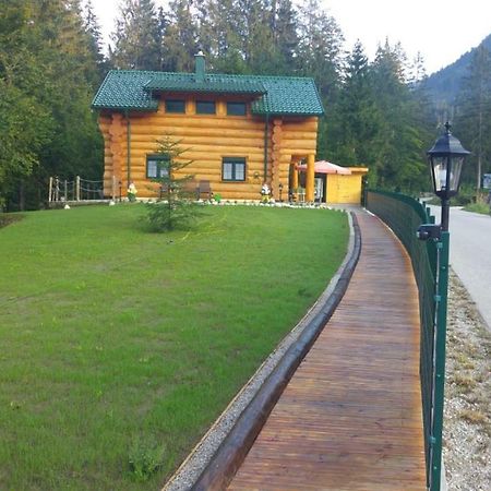 Ferienwohnungen Blockhaus - Zwergenhaeusl Грюнау-им-Альмталь Экстерьер фото